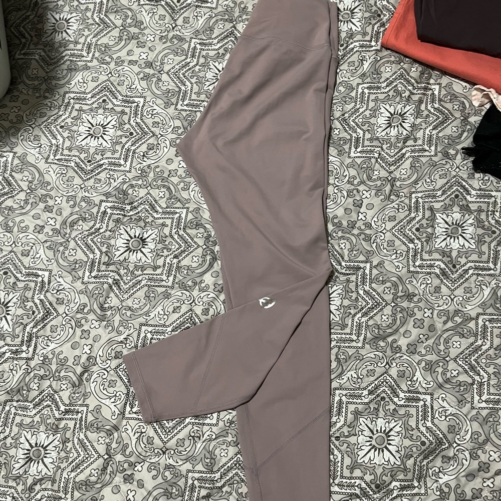 Ptula Light purple athletic leggings